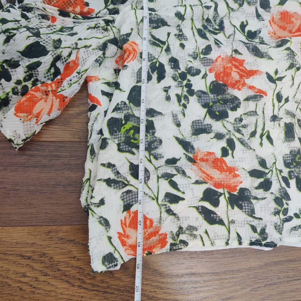 *Club Monaco Ruffled Cold-Shoulder Floral Blouse β Size Small - Picture 10 of 11